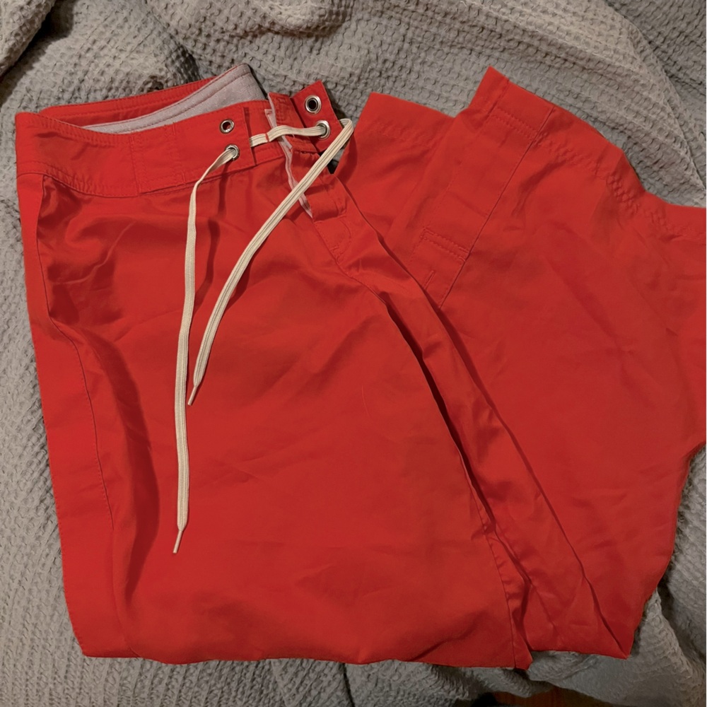4/$20 Patagonia board short capris